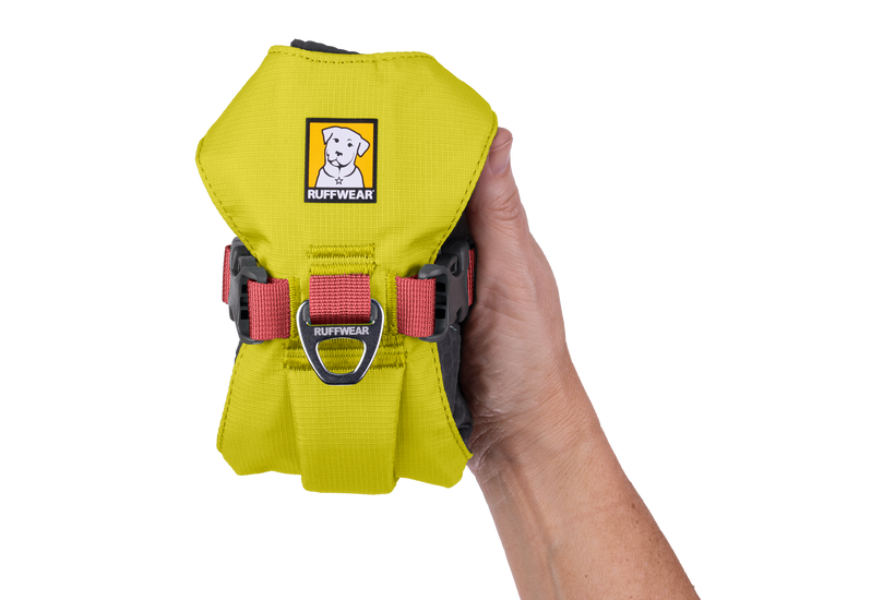 Harness clearance with handle